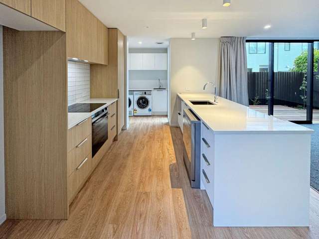 3/131 Simeon St Somerfield_2