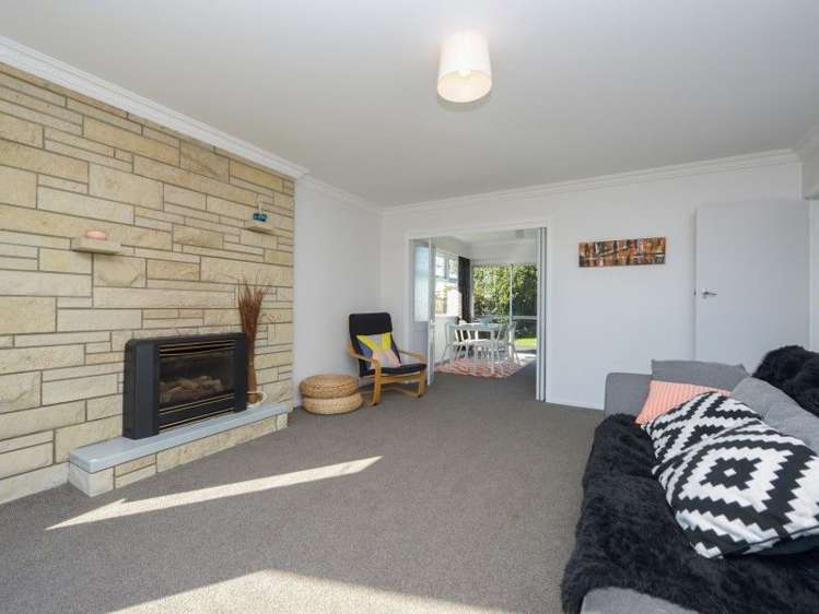 6 Joanna Place Deanwell_5