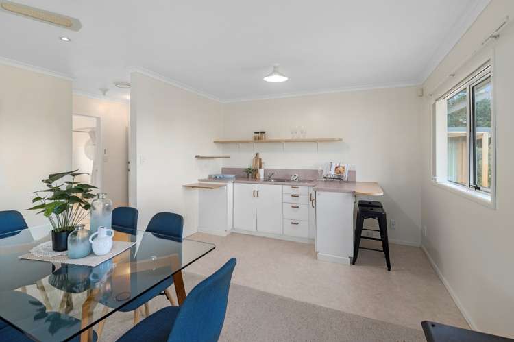 2 Barclay Grove Hokio Beach_12