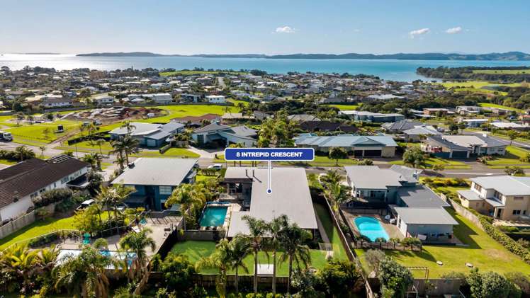 8 Intrepid Crescent Beachlands_46