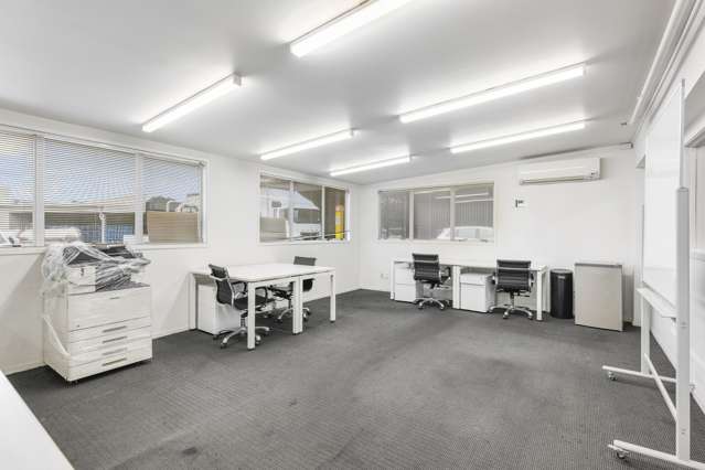 393 Apirana Avenue Point England_1