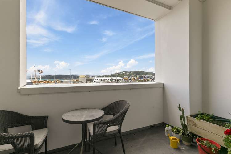 214/107 Thorndon Quay Pipitea_15