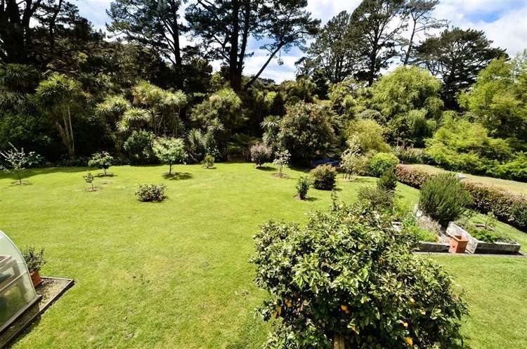 1 Cloverfields Drive Waimauku_24