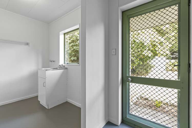 16 Hickford Place Okato_23