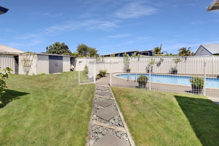 20 Pohutukawa Grove Lytton West_15