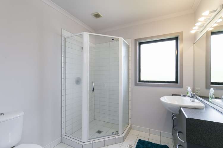 10 Landsdowne Terrace Karori_10