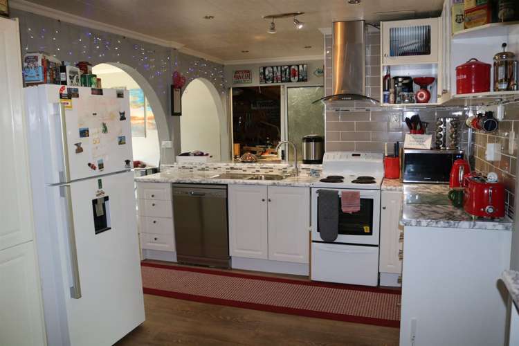 9 Ross Street Dunollie_6