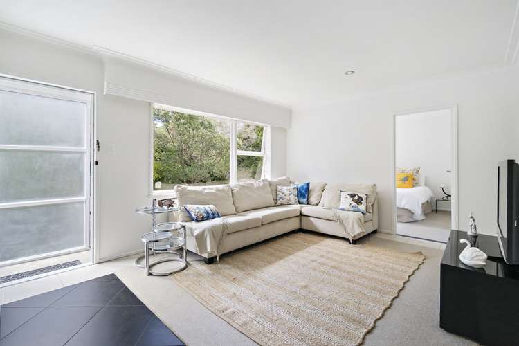 2/6 Kororo Street Northcote_5