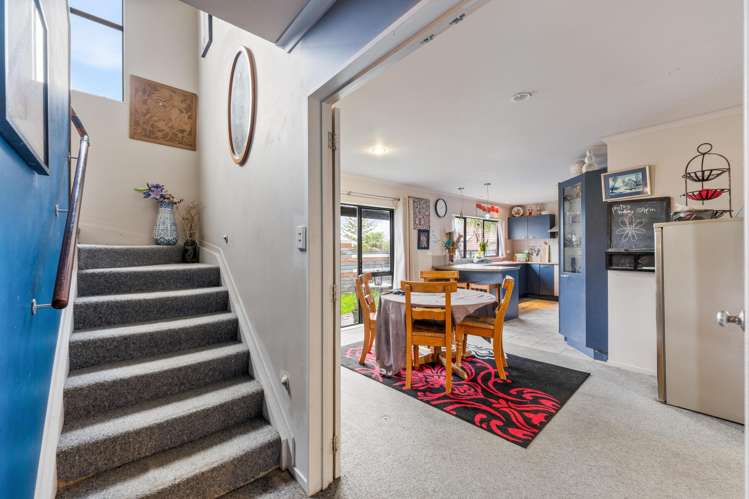 81 Royal Road Massey_9