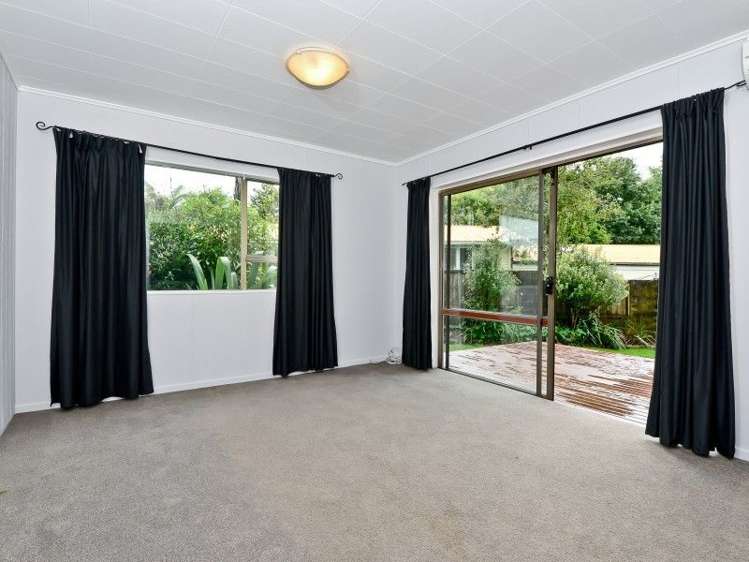 14 Joanna Place Deanwell_15