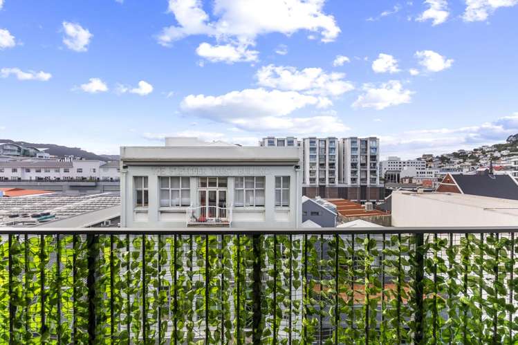 62/13 College Street Te Aro_9