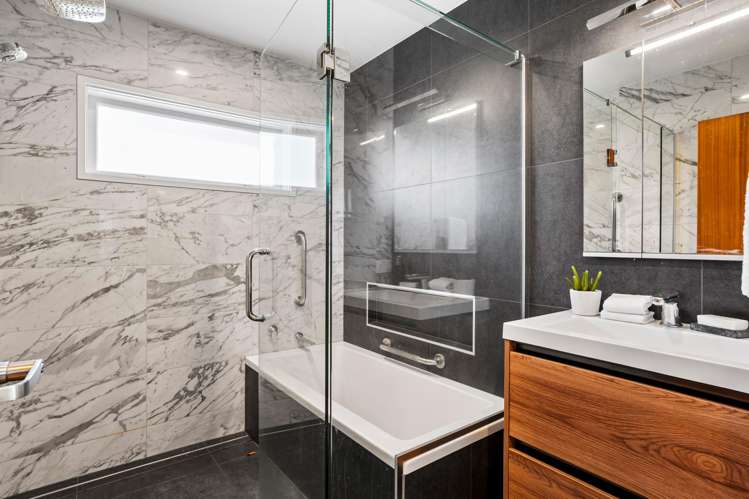 77 Kiwi Esplanade Mangere Bridge_12