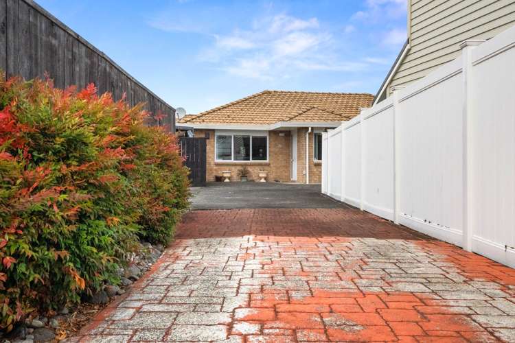 A/325 Royal Road Massey_13