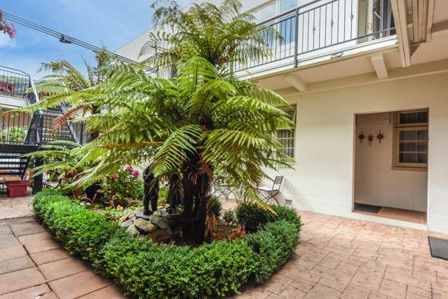10/11 Wellington Street Picton_4