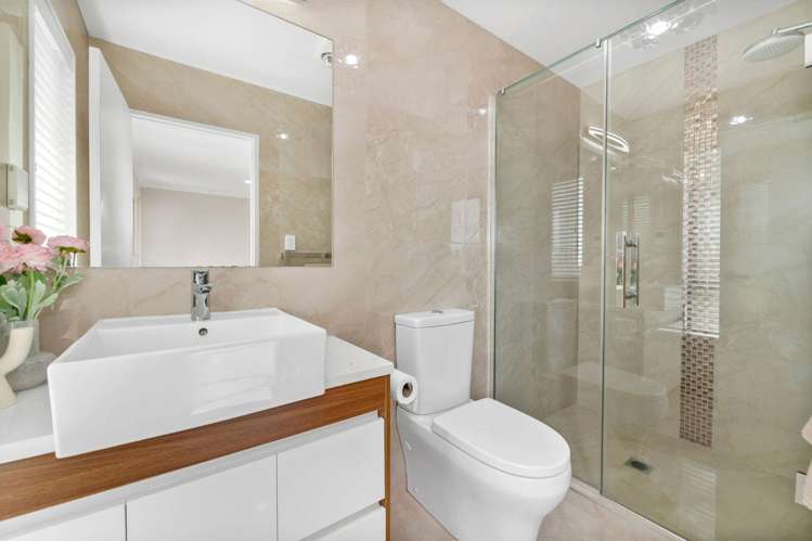 1 Eunans Close Flat Bush_16