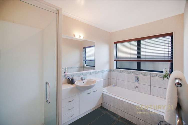 21 Macnean Drive East Tamaki Heights_10