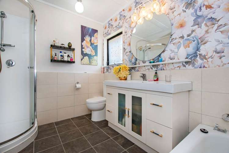 54 Eureka Place Parahaki_17