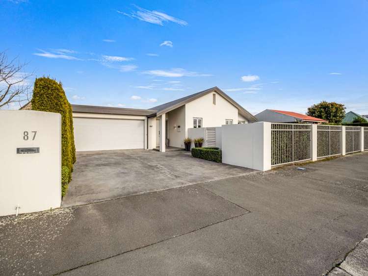 87 Racecourse Road_1