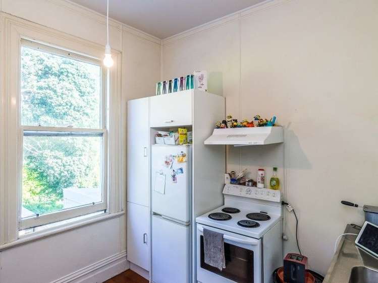 6 Russell Terrace Newtown_10