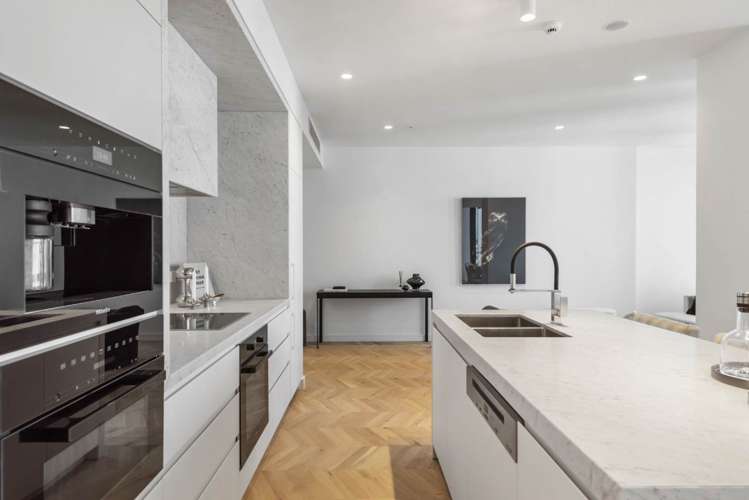 Unit 3203/51 Albert Sreet City Centre_7