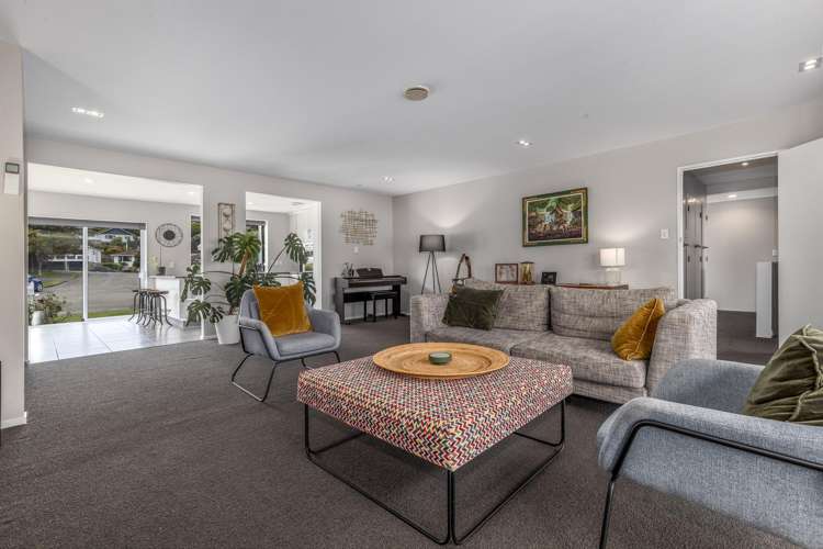 9 Ayr Place Papakowhai_6