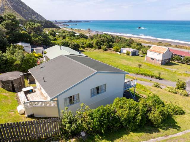 9 Mangatoetoe Grove Cape Palliser_3