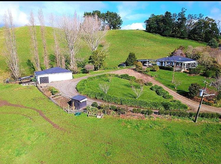 215 Hautope Road_0