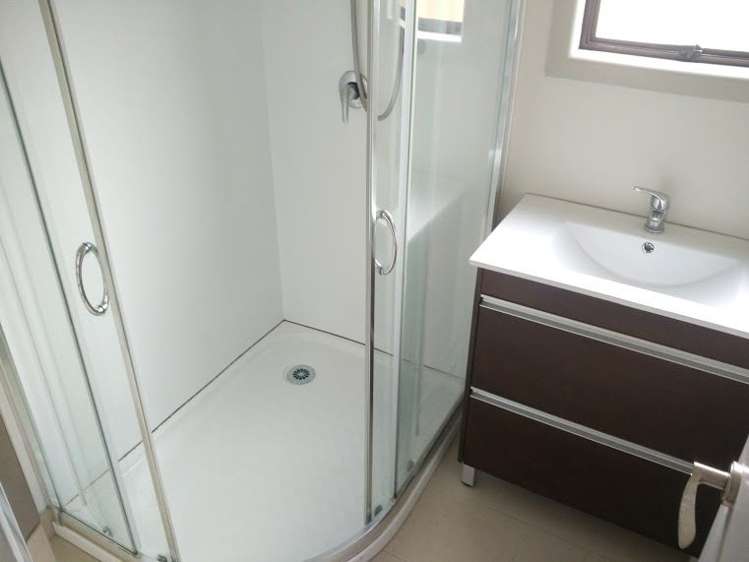 99 Vodanovich Road Te Atatu South_15