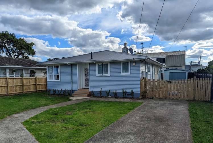 55 Sullivan Avenue Mangere Bridge_1
