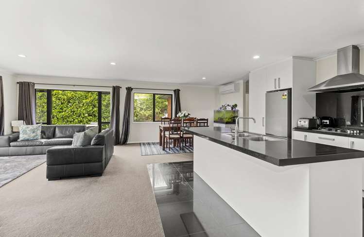 24 Ships Cove Whitby_10