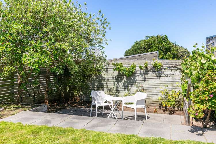 59 Queens Drive Lyall Bay_15