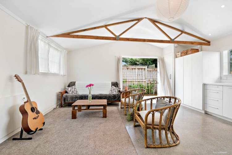 5 Niccol Avenue Narrow Neck_8