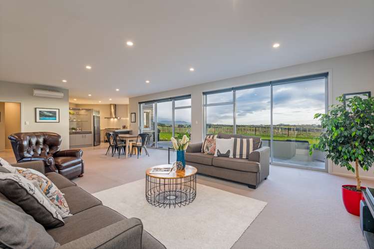 252 Polson Hill Drive Aokautere_5