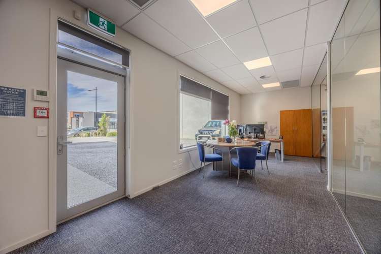 2/10 McCormick Street Wanaka_11