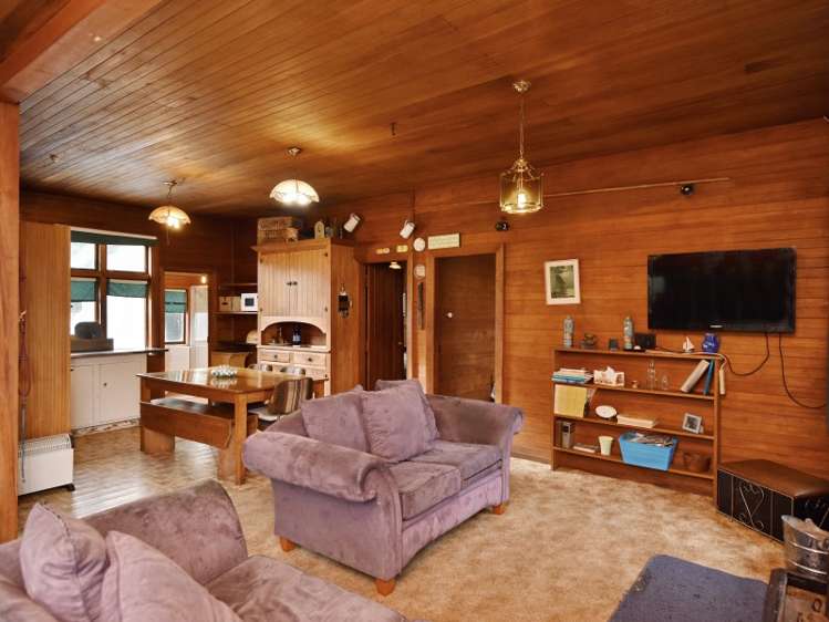 77 Pacific Drive Southbridge_1