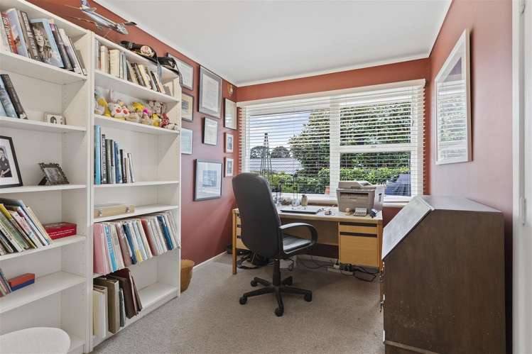 5 Colmar Road Mellons Bay_25