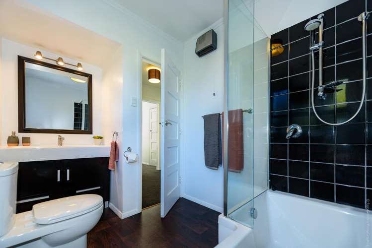 27a Achilles Street Burwood_11