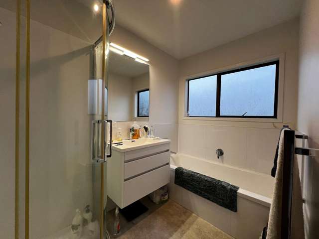 4/18A Neal Ave Glenfield_4