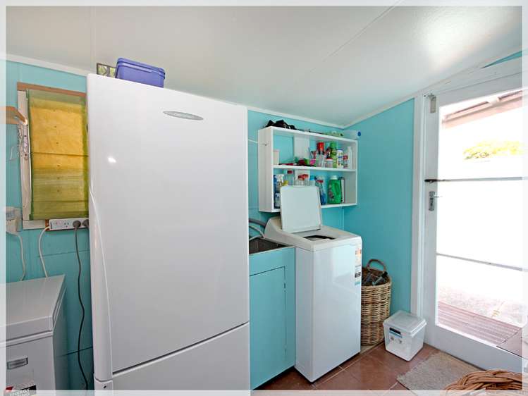 22 Andresen Street Foxton Beach_10