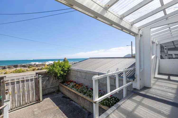 392 The Esplanade Island Bay_12