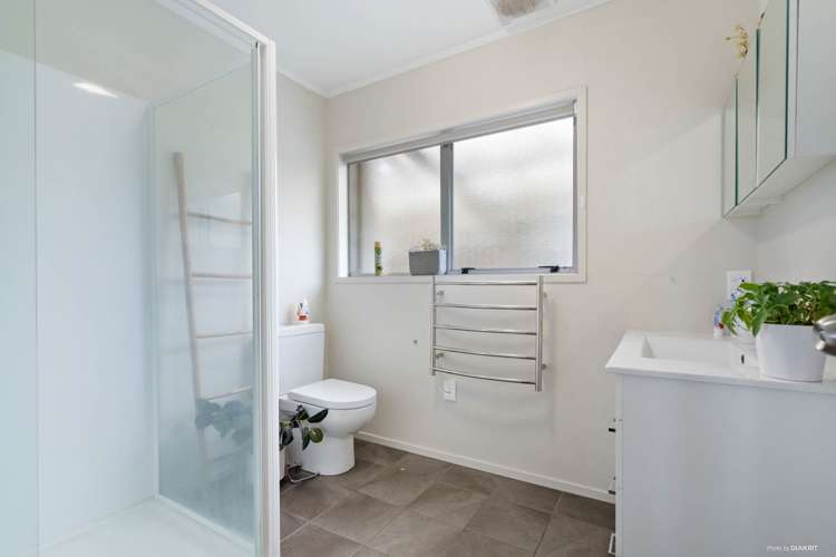 6 Pahi Place West Harbour_12