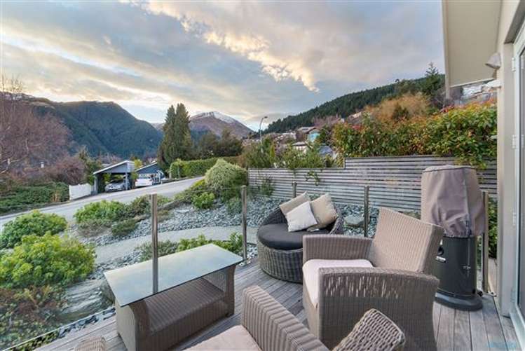 37 Suburb Street Queenstown_18