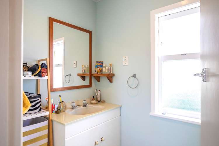 55 Wainui Rd Raglan_11