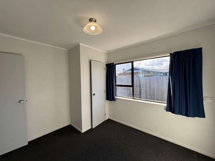 26 Exeter Crescent Springvale_9