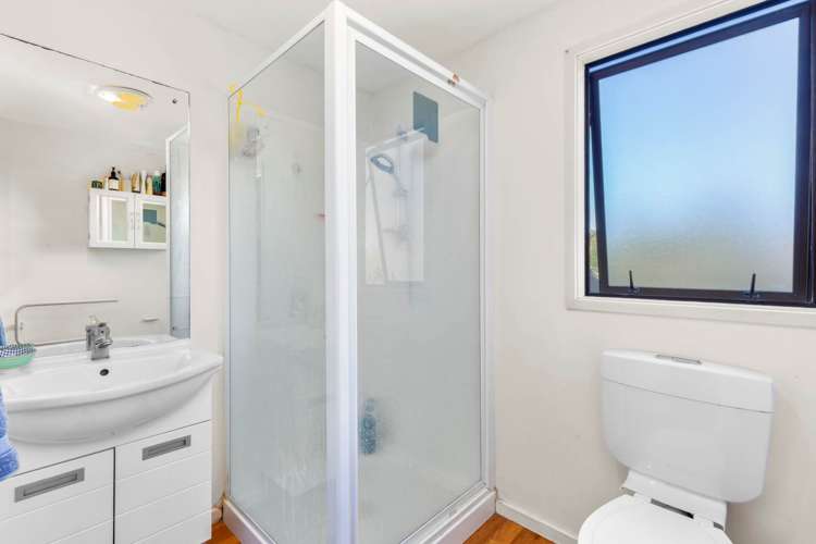 6 Orinda Close Botany Downs_22