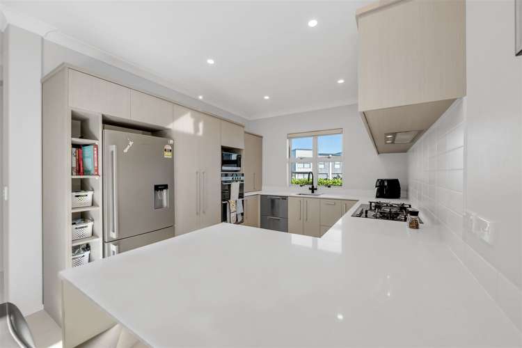 42 Matairangi Avenue Totara Heights_9