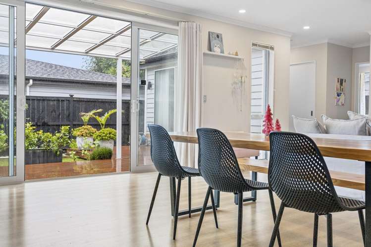 4 Tararua Street Massey_11