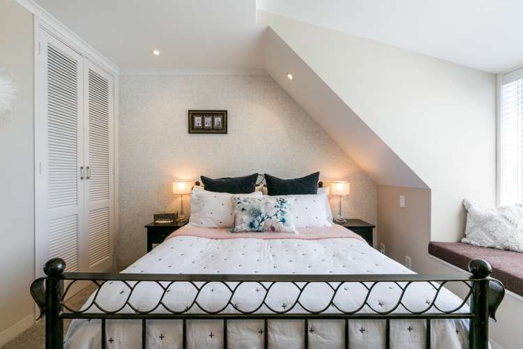 247 Marine Parade Napier South_8