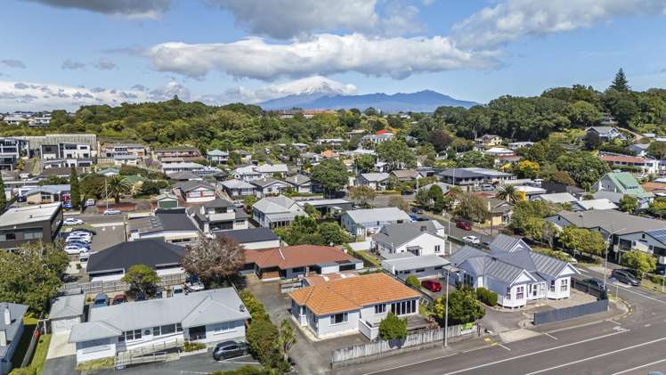 2/171 Powderham Street New Plymouth Central_16