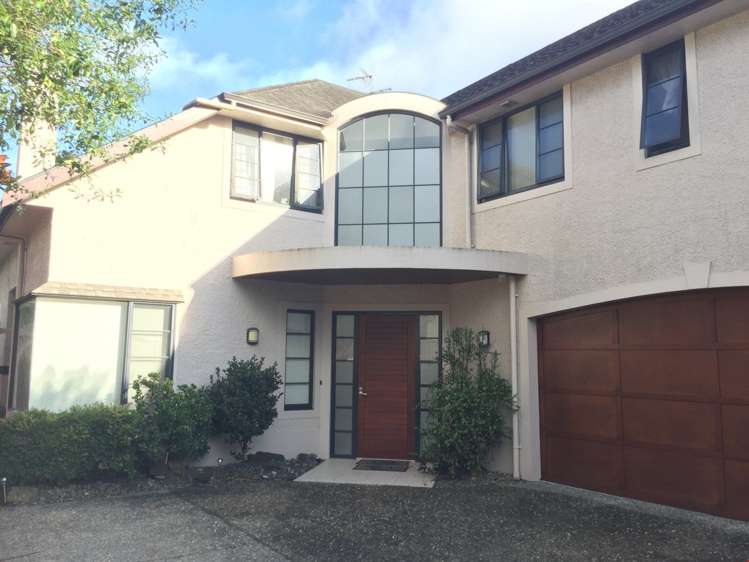 8 Villa Court Eastern Beach_0